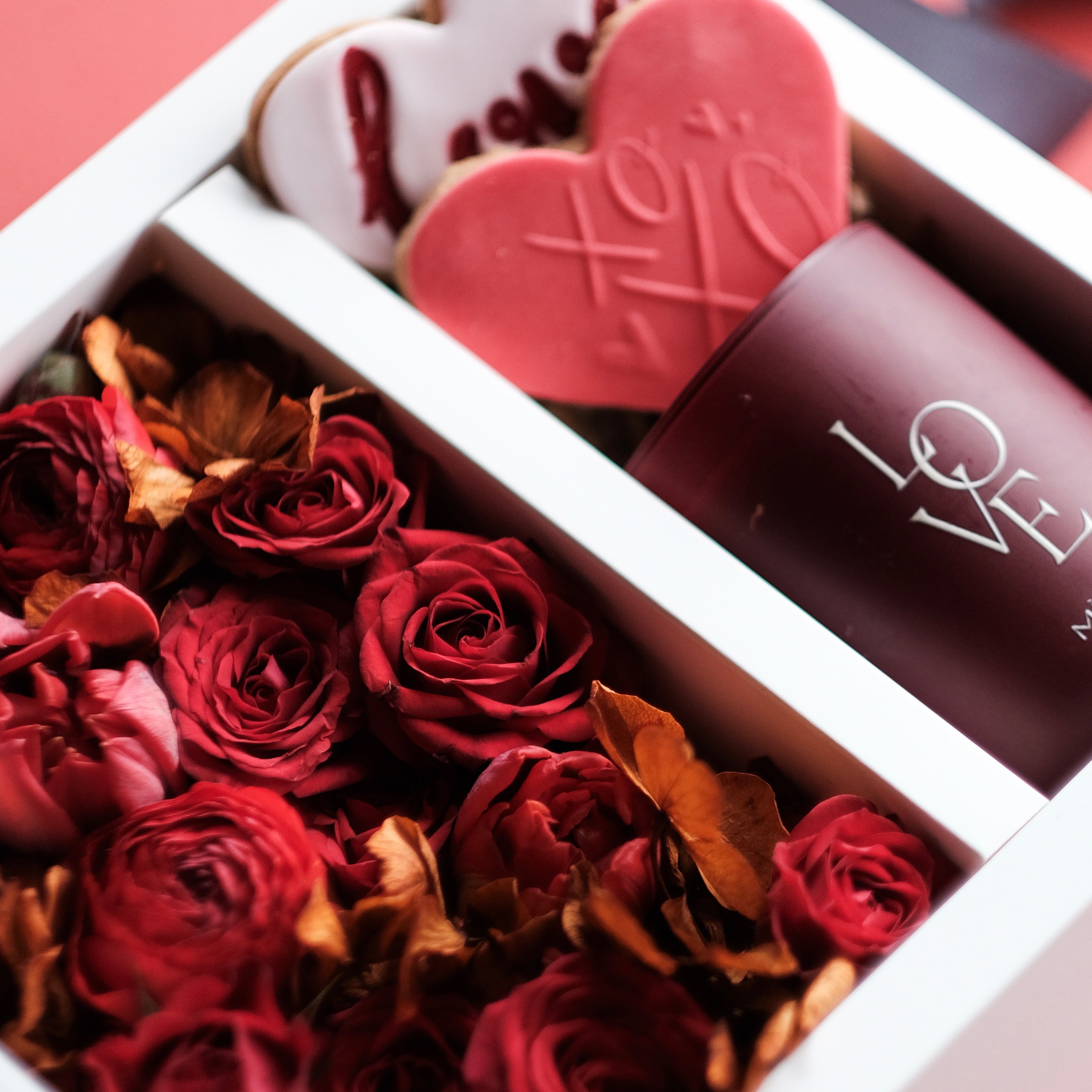 Love Kurabiye ve Mumlu Hediye Kutusu