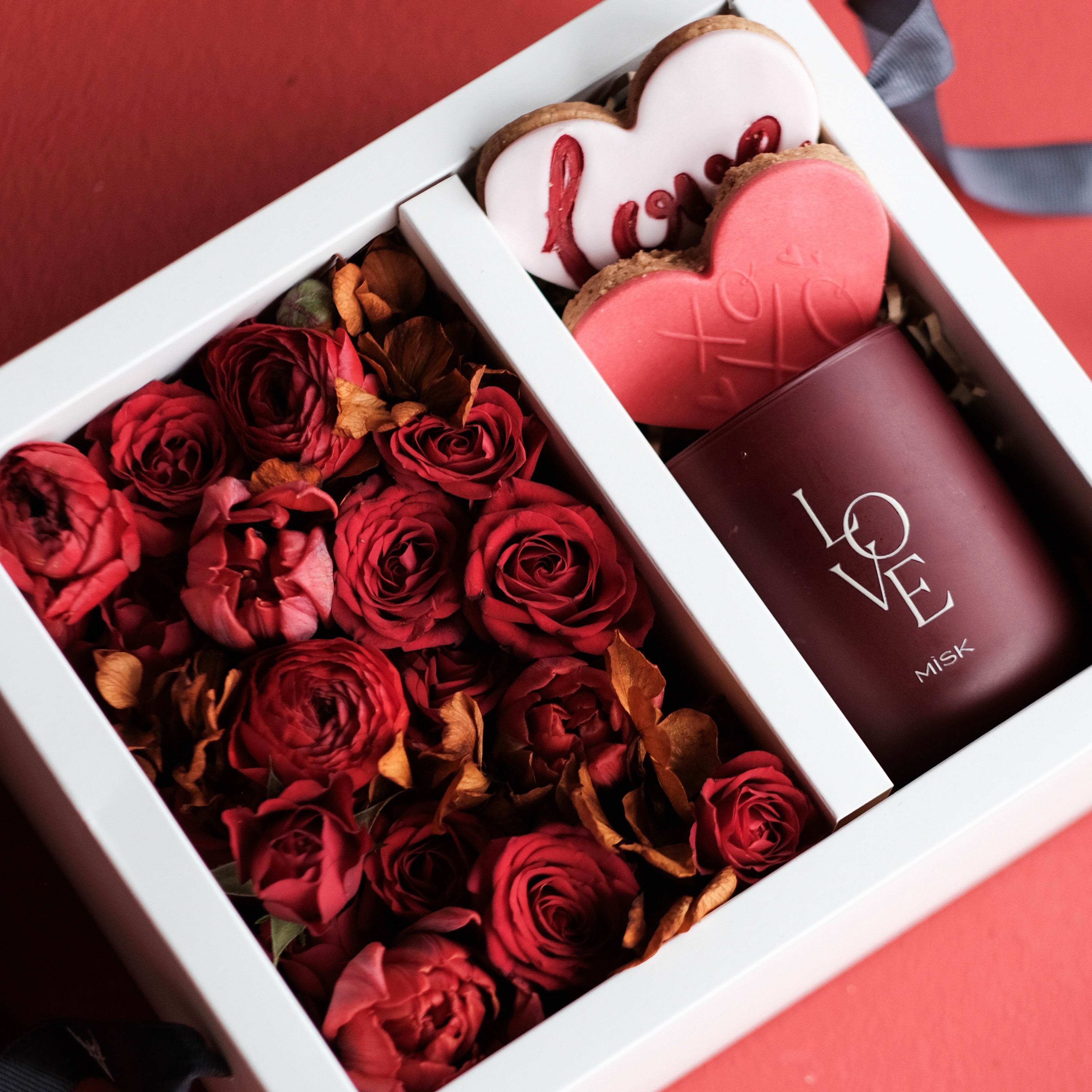 Love Kurabiye ve Mumlu Hediye Kutusu